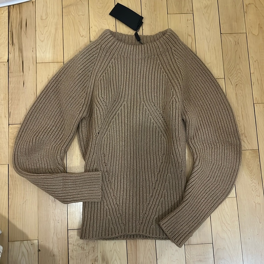 NWT Burberry Cashmere Sweater Sz S - Picture 1 of 16